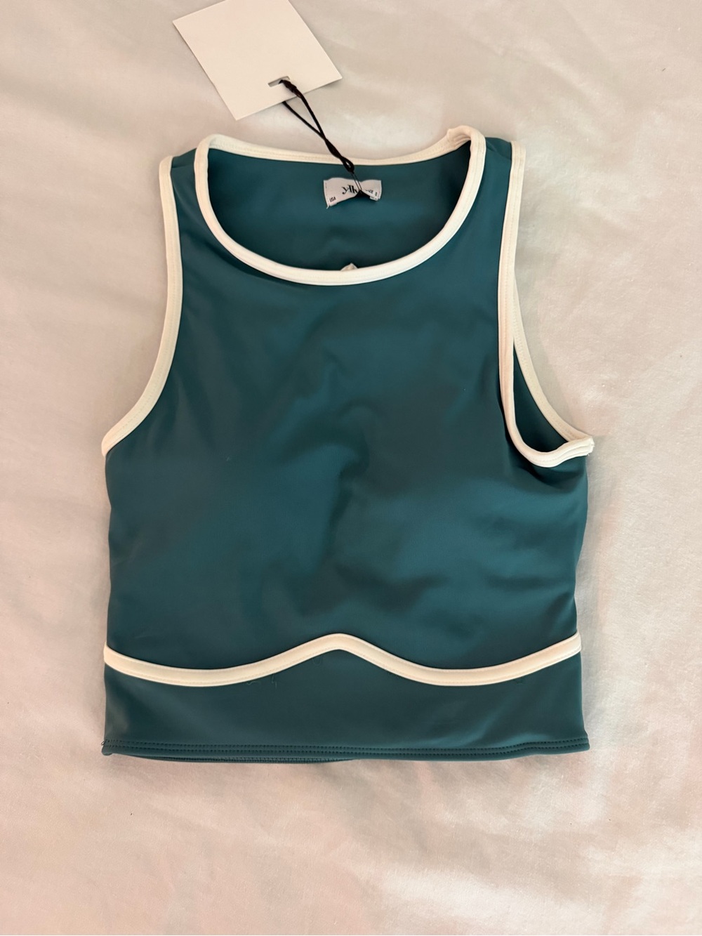 Yellow the Label Contour Tank